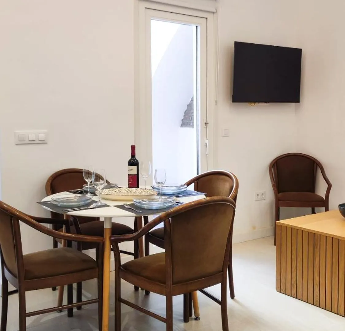 Apartamento Mensaque Triana, 2 Dormitorios Seville