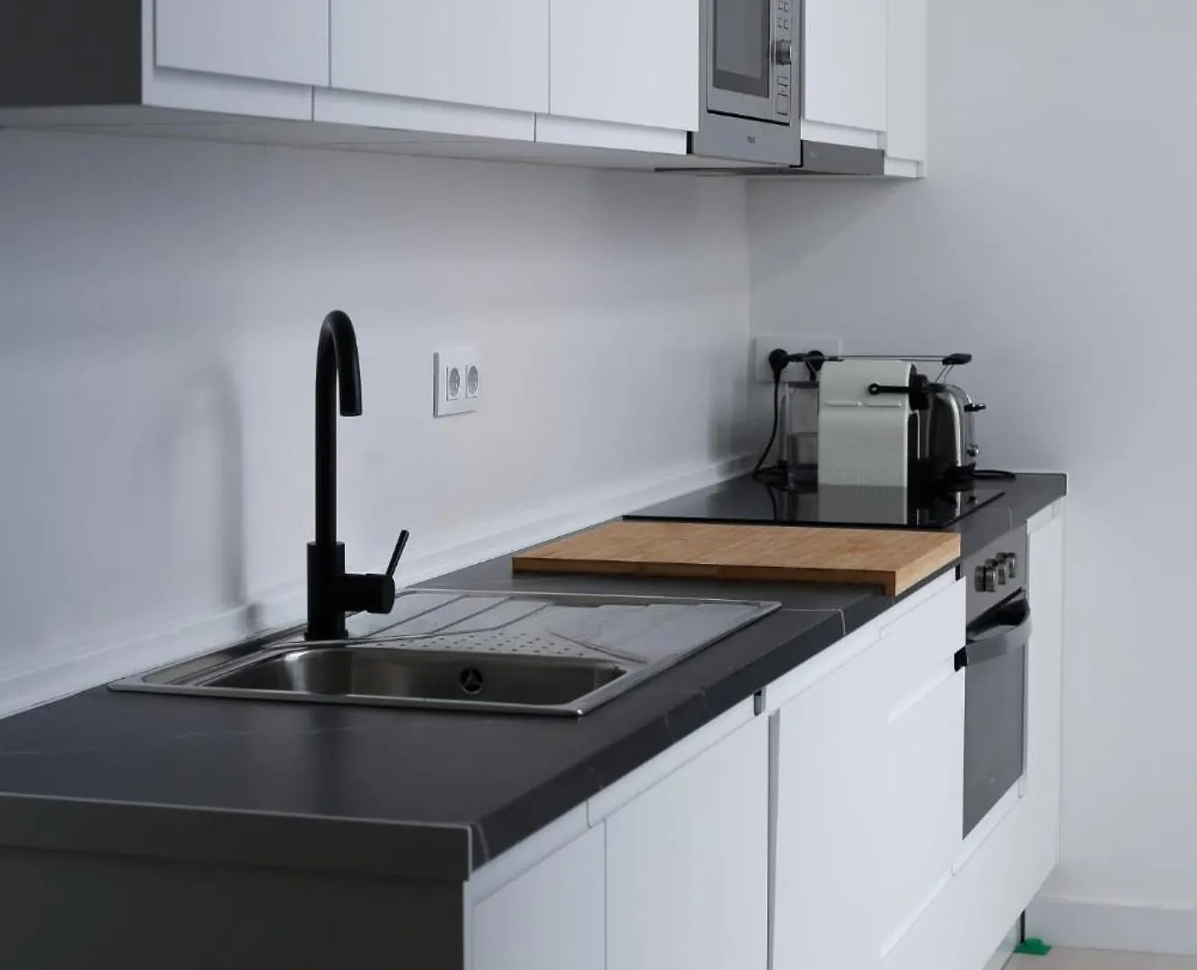 Apartamento Mensaque Triana, 2 Dormitorios Seville 0*,  Spain